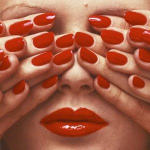 Guy Bourdin au Musée de la photo : le regard d'un géant