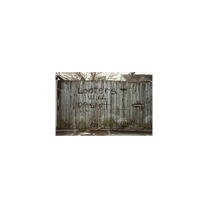 "Looters will be shot" à la Galerie Marine