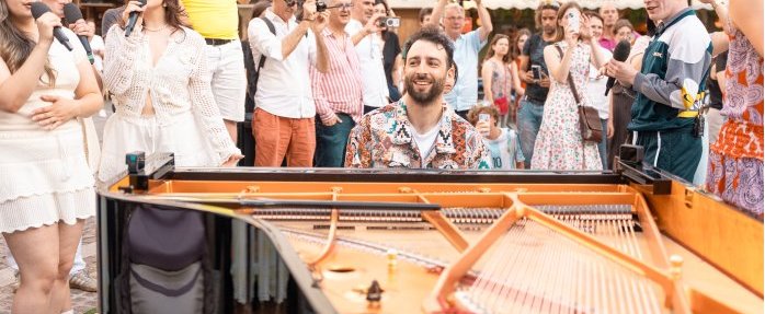 À Cannes, un surprenant flashmob musical de Julien Cohen avant le 60e MIDEM