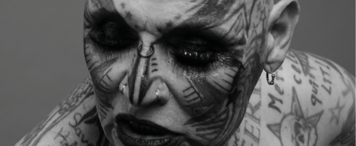 L'espace à vendre nous offre 250 m2 d'exposition consacrés à Jean-Luc Verna 