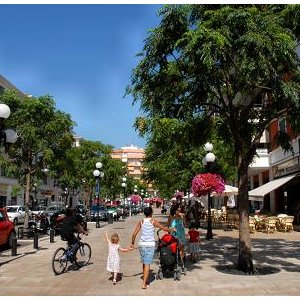 Marché à la brocante et à la poterie 