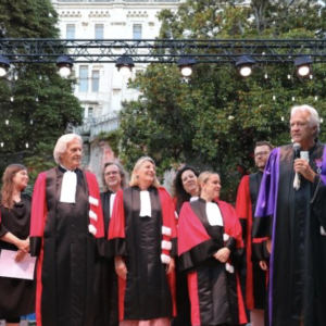Remise du diplôme de « Docteur Honoris Causa » d'Université Côte d'Azur au guitariste John McLaughlin