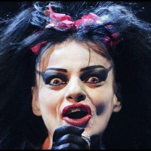 Nina Hagen au Palais des Festivals vue par Alain Hanel !