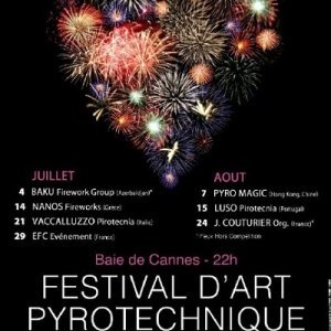 L'Art pyrotechnique a illuminé Cannes pour le 14 juillet 
