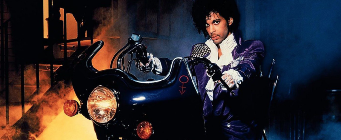 Hommage au chanteur Prince dans le cadre de l'opération Ciné Quartier à Cannes