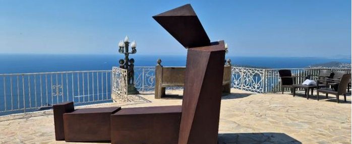 L'artiste David David dévoile sa nouvelle exposition « Transition » : une odyssée sculpturale entre ciel et mer à la Chèvre d'Or d'Èze