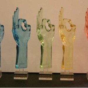 Célia Gouveiac : quand l'art croise l'humanitaire