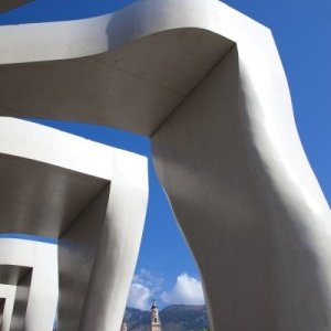 Musée Cocteau : Préparation de l'exposition "Rouge et Or"