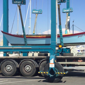 Les barques de Van Gogh aux Saintes Maries de la Mer