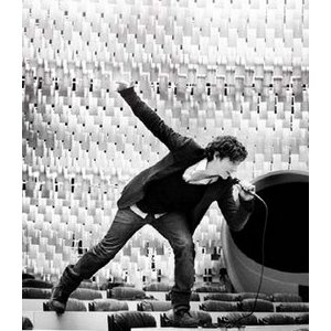 BRIGNOLES : RAPHAËL sur les routes avec sa Tournée acoustique FUNAMBULE