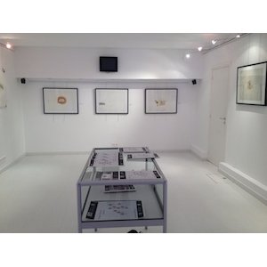 Des instants de vie sur une feuille de papier 