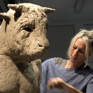 Mougins Monumental 2026 : Beth Carter installera ses êtres hybrides dans tout le village 